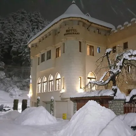 מלון The Castle 3*